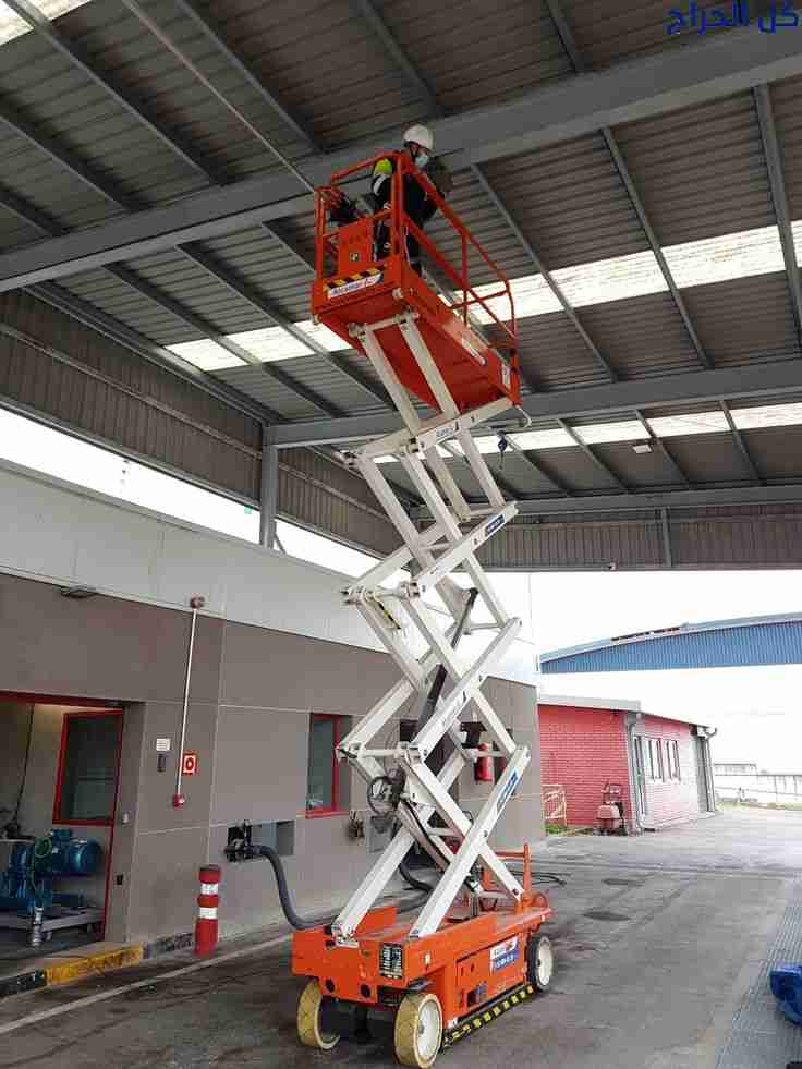 scissor lifts سيزرات لفت للايجار